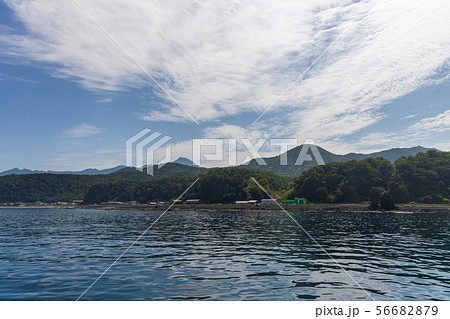 遊覧船から眺める夏の知床半島 (北海道) 56682879