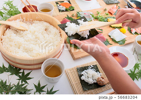 手巻き寿司 56683204