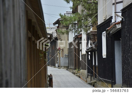 【鳥取県 若桜町】蔵通りの町並み 【鳥取県 若桜町】蔵通りの町並み 56683763