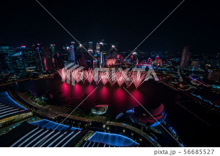 シンガポールの夜景と花火 シンガポールの夜景と花火 56685527