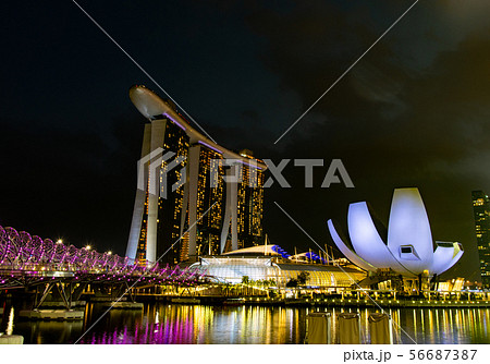 夜景（シンガポール、マリーナベイサンズ） 56687387