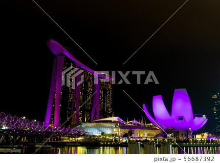 夜景（シンガポール、マリーナベイサンズ） 56687392