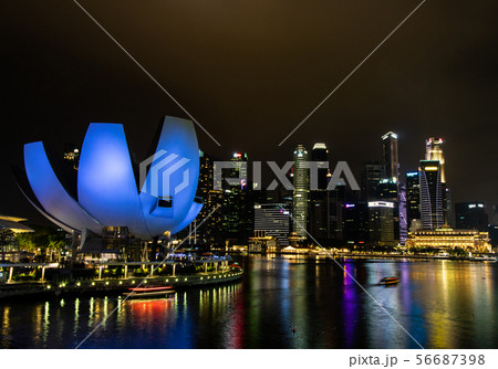 夜景（シンガポール、マリーナベイサンズ） 56687398