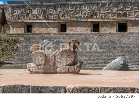 マヤ　ウシュマル遺跡 56687597