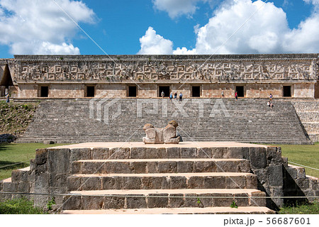 マヤ　ウシュマル遺跡 56687601