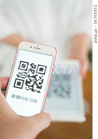 QRコード決済、スマホ決済 56703951