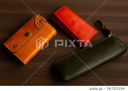 革小物の筆箱、キーケース、カードケース	 56705394