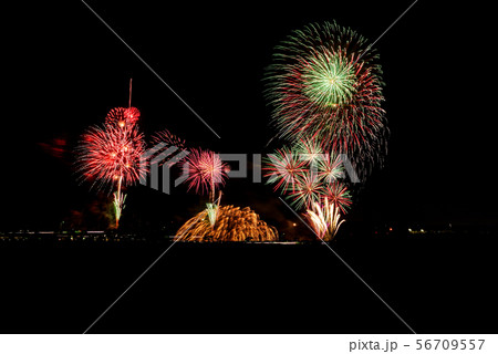 島根県 出雲市 湖陵どんとこい祭り花火大会 19年7月 の写真素材 島根県 出雲市 湖陵どんとこい祭り花火大会 19年7月 の写真素材