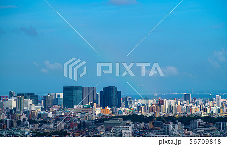 日本の東京都市景観　大崎方面や虹、飛行機などを望む 56709848