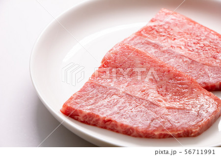 牛肉希少部位とされる「ミスジ」(国産黒毛和牛焼肉用)。 牛肉希少部位とされる「ミスジ」(国産黒毛和牛焼肉用)。 56711991