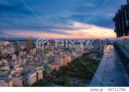 ベトナム・ホーチミンシティの夕景 56712780