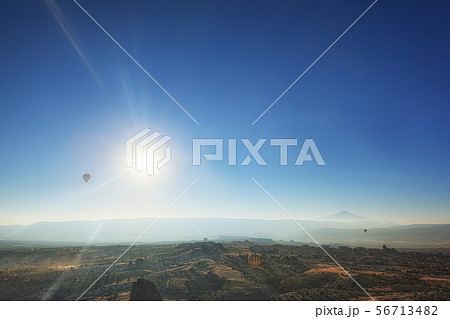 トルコ 気球から見下ろすカッパドキア 56713482
