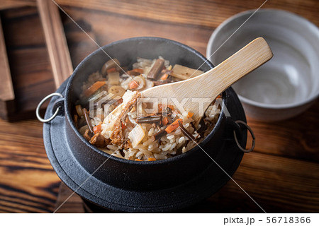 Kamameshi, japanese pot rice with autumn 56718366