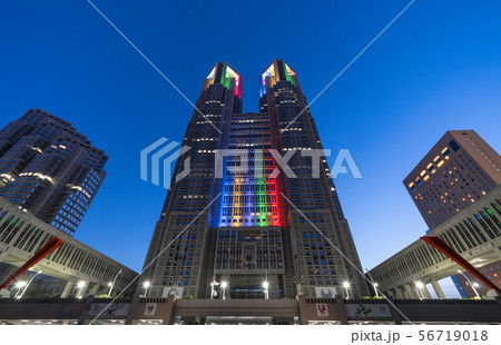 日本の東京都市景観 東京都庁・五輪ライトアップ 日本の東京都市景観 東京都庁・五輪ライトアップ 56719018