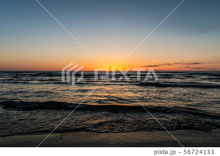 千里浜なぎさドライブウェイの夕景 千里浜なぎさドライブウェイの夕景 56724133