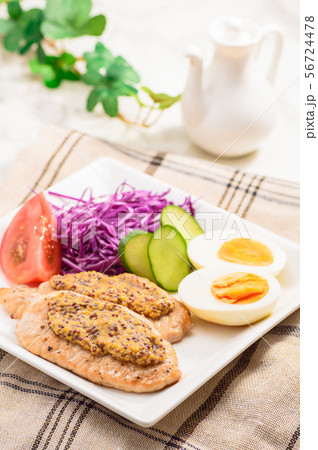 豚肉のソテーマスタードソース 56724478