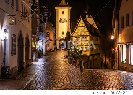 ドイツ ローテンブルクの町並み 夜景 ドイツ ローテンブルクの町並み 夜景 56726079