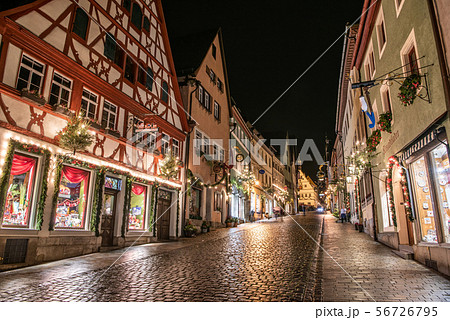 ドイツ　ローテンブルクの町並み 夜景 56726795