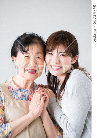 母とむすめ 56734740