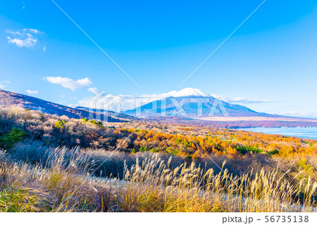 Beautiful fuji mountain in yamanakako or yamanaka lake 56735138