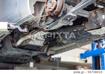 自動車修理 リフトアップ 自動車修理 リフトアップ 56738010