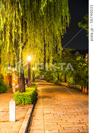 《京都府》祇園白川・風情ある街並み 56740035
