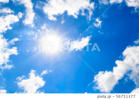 青空と太陽の写真素材