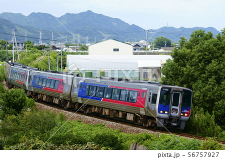 N2000系先行車を増結して4両編成で運転する特急うずしお 56757927