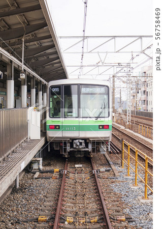東京メトロ千代田線 綾瀬駅発北綾瀬駅行き 0番線 の写真素材