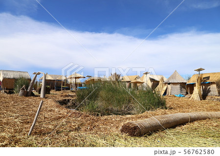 ウロス島　チチカカ湖 56762580