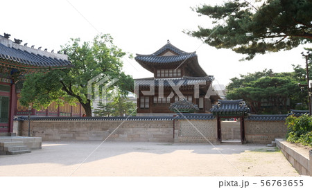 韓国の風景 故宮 軒下 56763655