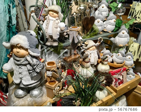 オーストリア　ウイーン郊外　人形店 56767686