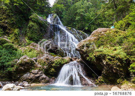 夏の乗鞍高原三本滝 56768876