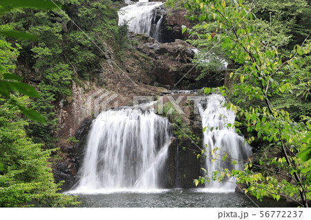 三ツ滝 国の特別名勝に指定される三段峡最大の滝 三ツ滝 国の特別名勝に指定される三段峡最大の滝 56772237