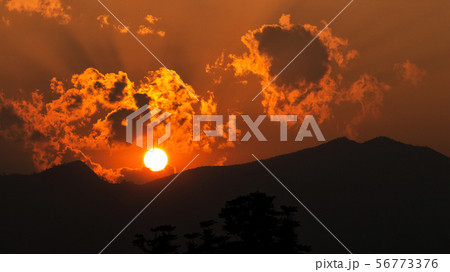 Sunset on the peak of Mountain with cloud 56773376