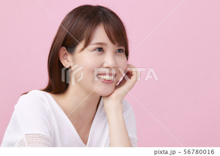 若い女性 ポートレート 若い女性 ポートレート 56780016