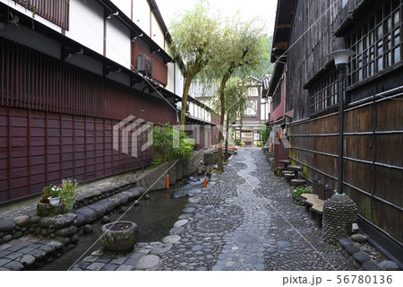 やなか水のこみち（岐阜県郡上市八幡町） 56780136