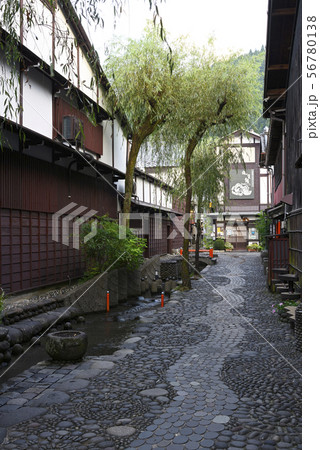 やなか水のこみち（岐阜県郡上市八幡町） 56780138