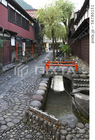 やなか水のこみち（岐阜県郡上市八幡町） 56780151