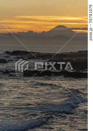 【三浦半島の夕景】　富士山が見える絶景 56781076
