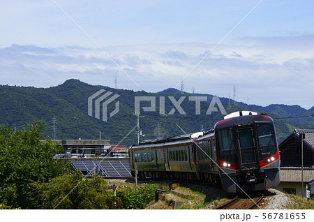 阿波踊り輸送で4両編成となった2600系・うずしお 阿波踊り輸送で4両編成となった2600系・うずしお 56781655