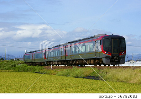 稲穂と阿波踊り増結で4両編成となった2600系・うずしお 稲穂と阿波踊り増結で4両編成となった2600系・うずしお 56782083