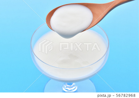 ヨーグルト(カスピ海ヨーグルト)発酵乳製品イメージ。 ヨーグルト(カスピ海ヨーグルト)発酵乳製品イメージ。 56782968