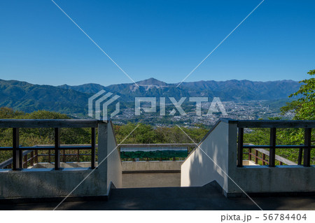 美の山公園 展望台 武甲山 秩父市街方面 美の山公園 展望台 武甲山 秩父市街方面 56784404