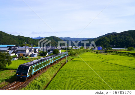 中村まで運転する特急しまんと1号 56785270