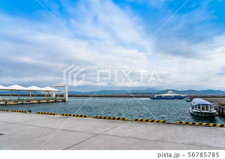 沖縄 竹富島 竹富港 フェリー乗り場とフェリー 沖縄 竹富島 竹富港 フェリー乗り場とフェリー 56785785
