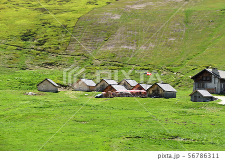 「バルムのコルからシャラミオンへのハイキングコース」傍らのレストラン 56786311
