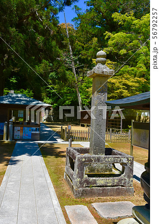 一乗寺 石造笠塔婆 56792257