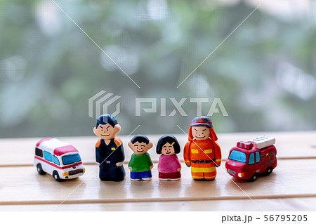 消防士 救急車 消防車 消防士 救急車 消防車 56795205