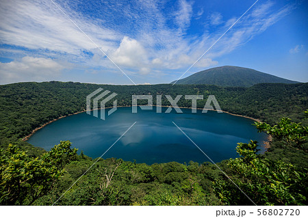 《鹿児島県 宮崎県 霧島連山》 韓国岳と大波池 《鹿児島県 宮崎県 霧島連山》 韓国岳と大波池 56802720
